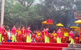 Hàng vạn du khách đổ xô về Tây Thiên hành lễ