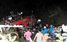 Cận cảnh  vụ tai nạn xe giường nằm thảm khốc tại Lào Cai