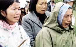 Nghẹn ngào... Cửa   Đại