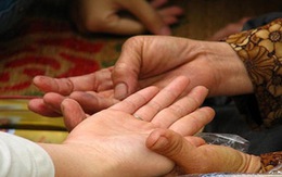 Cuối năm thầy bói hốt bạc