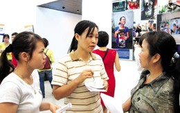 Bị xích chân vì “làm chồng ngứa mắt”