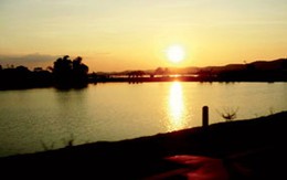 Buồn vì con “mất gốc”