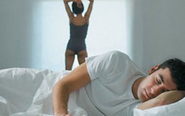 Chồng tụt hứng vì vợ… thích trần trụi