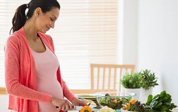 Phụ nữ mang thai dưới ba tháng có thể bị sảy thai nếu uống nước dừa?