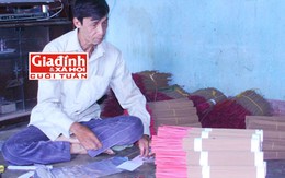 Người 7 năm ôm xác vợ: Triết lý sống thanh bạch của người chồng quyết không "bán tình yêu lấy tiền"