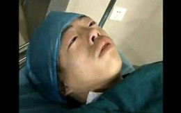 Sống 2 tháng với đỉa trong khí quản 
