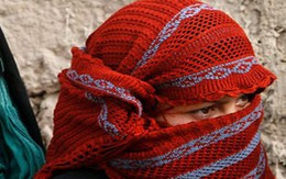 Thiếu nữ bị nhà chồng giam giữ, đánh đập vì từ chối bán dâm