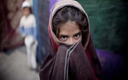 Cảnh cùng cực của những cô gái đi tù vì bị hiếp 