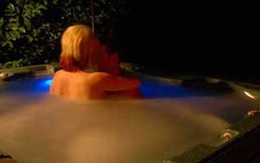 Bên trong câu lạc bộ sex tập thể khét tiếng 