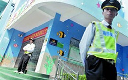 Bé 4 tuổi bị bảo vệ trường mẫu giáo quấy rối tình dục