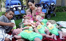 Bà mẹ sinh 8 đồng ý đóng phim “nóng”