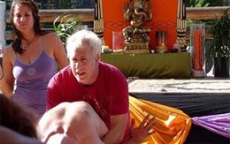 Yoga hay tiệc sex ?