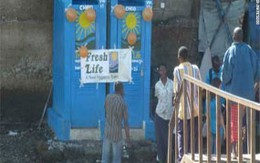 Những toilet bay ghê rợn ở Kenya 