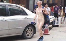 Nàng Tây khỏa thân loạn đường phố 