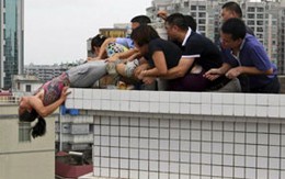 Cứu sống người bác nhẫn tâm ném chết cháu