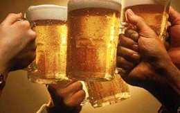 Vỡ cả bàng quang vì uống bia