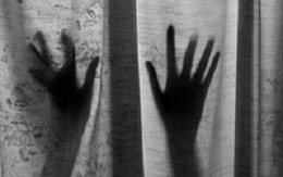 Cuồng dâm hãm hiếp 2 thiếu nữ rồi tự vẫn