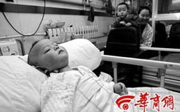 Bị bố mẹ bỏ rơi trong... phòng cấp cứu
