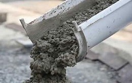 Một phụ nữ suýt bị chôn sống vì cản trở giao thông