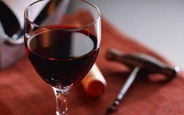 Say rượu, bị cưỡng hiếp 2 lần trong đêm