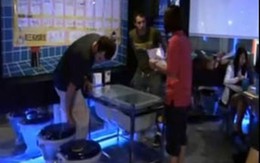 Video: 'Kinh dị' nhà hàng cái gì cũng là... toilet