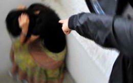 Chồng dùng dao đâm vợ vì từ chối sex