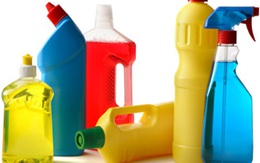 Nhói lòng bé sơ sinh bị đầu độc bằng … chất tẩy rửa 