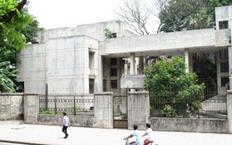 Bí ẩn ngôi nhà ma bị bỏ hoang ở "khu đất kim cương" 