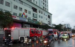 Cháy chung cư, dân náo loạn trong đêm