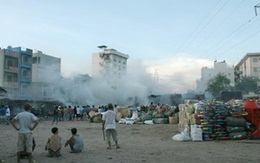 Cháy dữ dội, thiêu rụi hơn 10 kho hàng