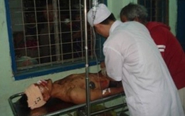 Taxi lao xuống vực, 8 người trọng thương