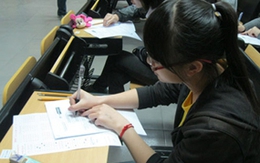 Thí sinh bất ngờ với đề thi 'trinh tiết'