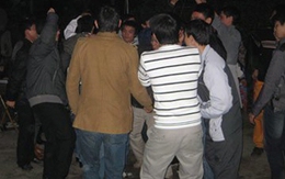 Sàn nhảy ở đám cưới quê mới là... mốt!