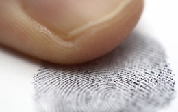 Mời chào phụ huynh "mua" kết quả vân tay 2,7 triệu đồng