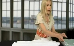 Cách xếp áo sơ mi không bị nhăn