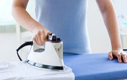 Mẹo làm sạch bàn là