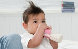 Quy tắc cho bé bú sữa công thức