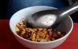 Hình ảnh rợn người từ quán tiết canh đến bệnh viện