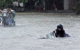 Hà Tĩnh: 3 người bị nước lũ cuốn trôi