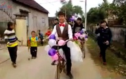 Sốc với đám cưới đón dâu bằng xe đạp cà tàng
