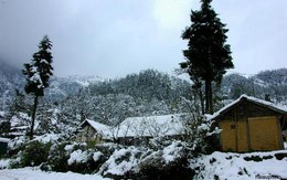 Tuyết phủ trắng xóa cao nguyên đá Đồng Văn