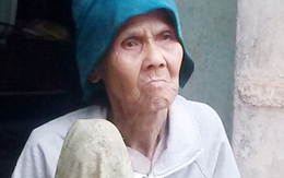 Mẹ già bị các con bỏ rơi trong đêm lạnh