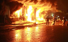 Chợ Phố Hiến bốc cháy dữ dội