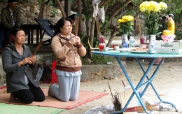 Mỏi mòn tìm 2 cán bộ Sở Công thương bị sóng cuốn