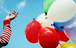 8 học sinh, 2 thầy giáo cấp cứu vì nổ bong bóng bay