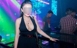 Hết hồn nhìn thiếu nữ ăn mặc “một mất một còn” khi lên bar
