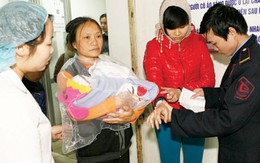 Siết chặt an ninh khoa phòng có trẻ sơ sinh: Không còn chuyện “chọn giờ đẹp” ra viện?