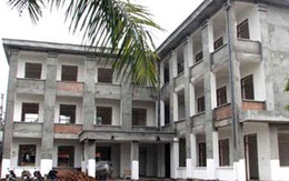 Bệnh viện tiền tỉ đắp chiếu vì nhà thầu