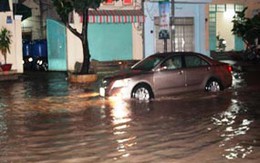 Lại ngập từ nhà ra phố