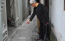 Con vay nặng lãi, bố mẹ bị khủng bố “bom bẩn”